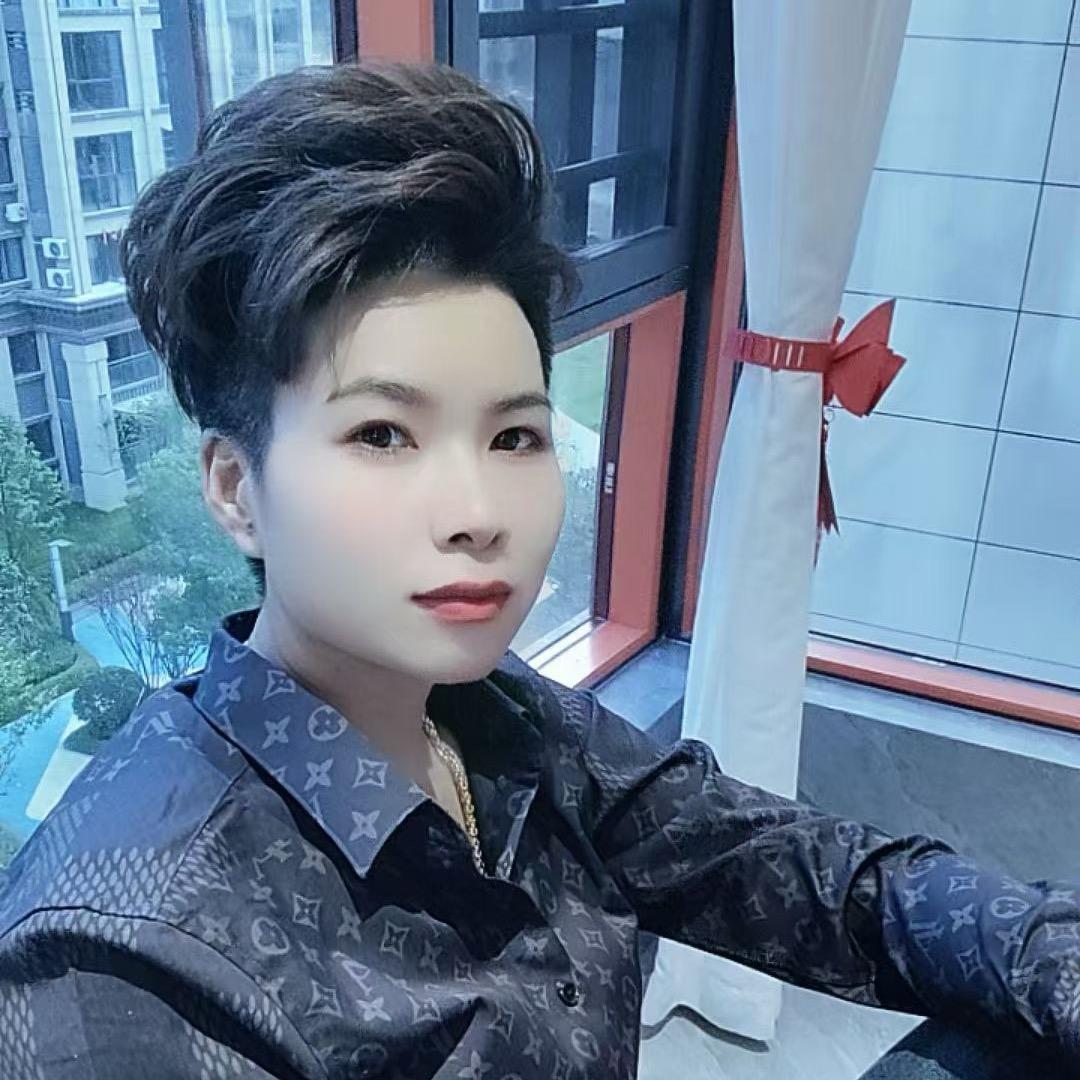 假小子的故事