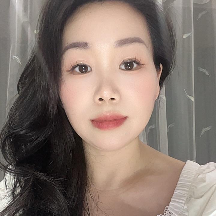 英子