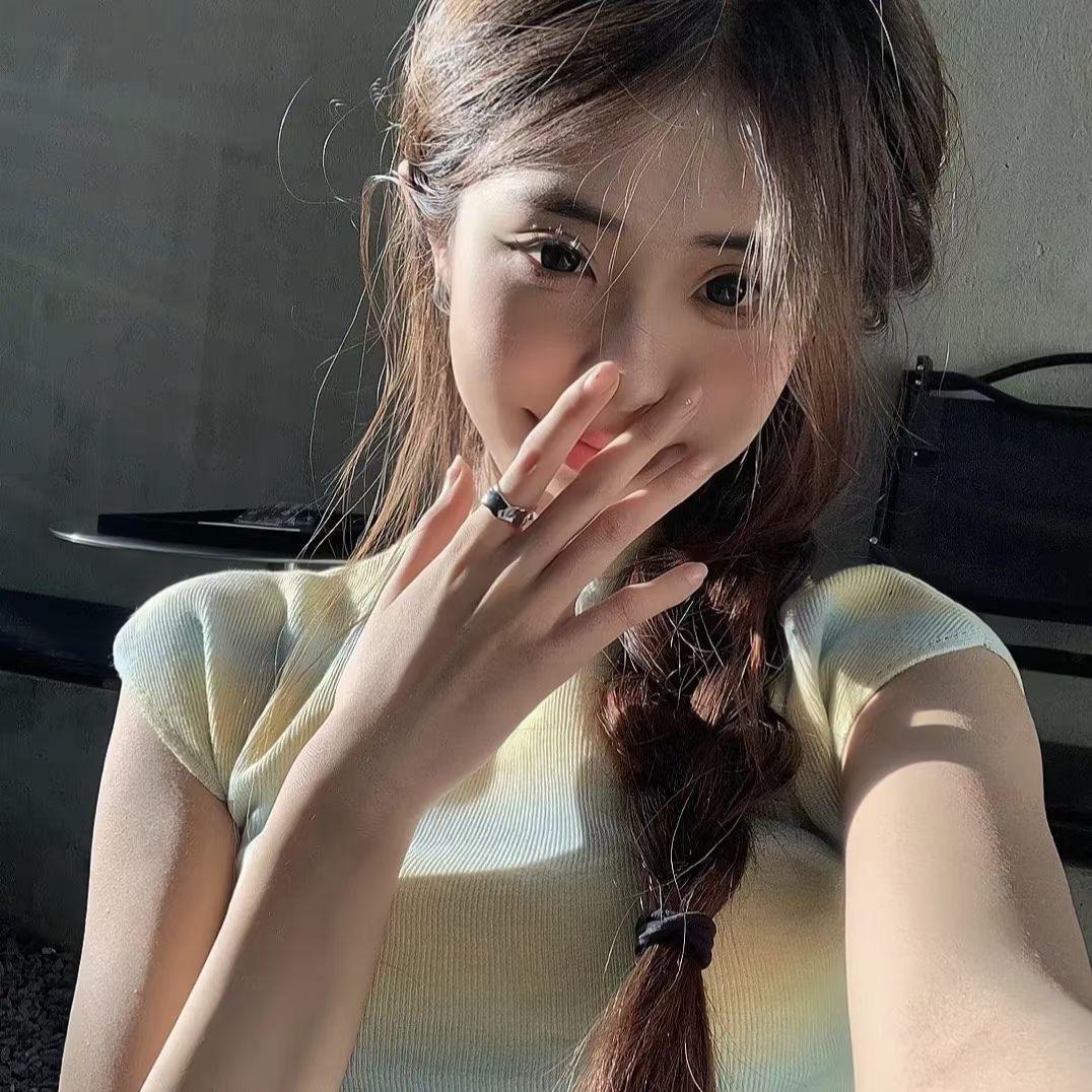 玲玲吖