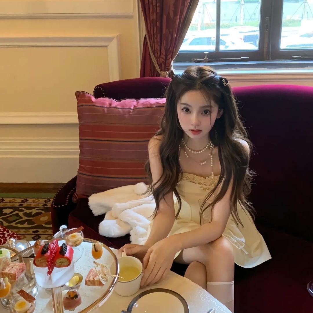 小铃铛吃小蛋糕