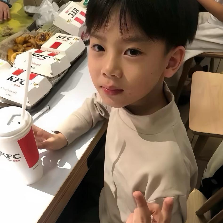 王鸿恺.