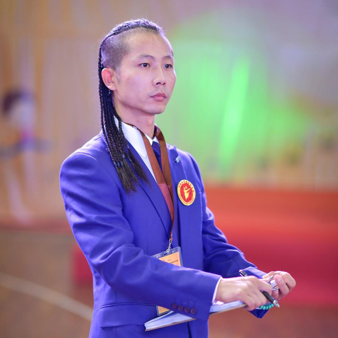 何萌拉丁舞教学