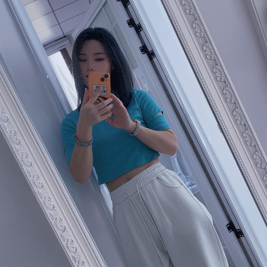 一米六下的小个子