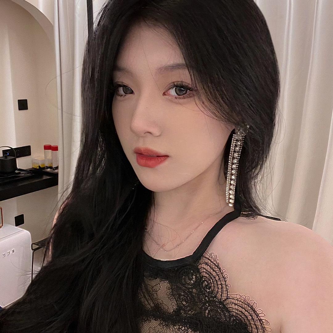 小蕊Rrr