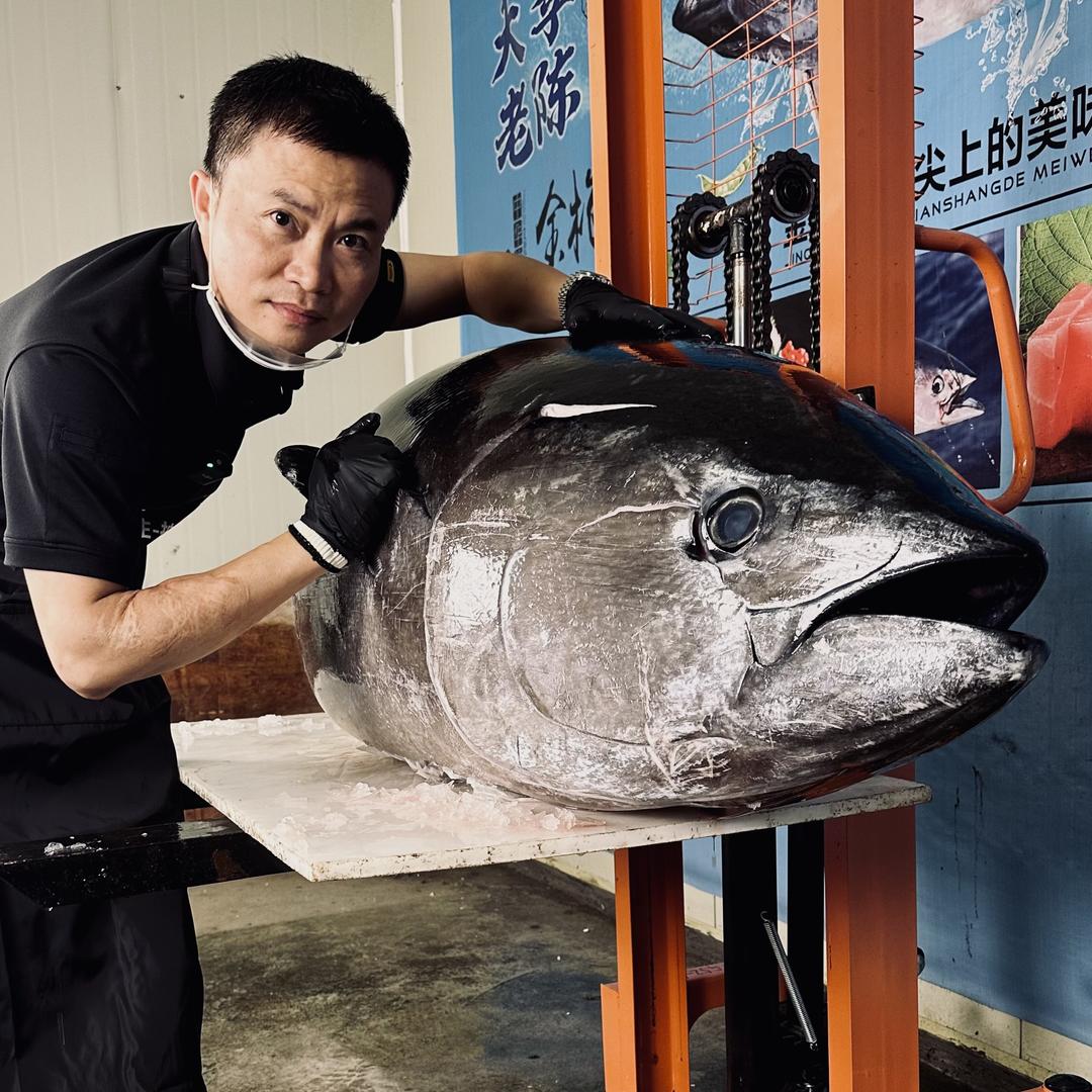 大李老陈海鲜店金枪鱼