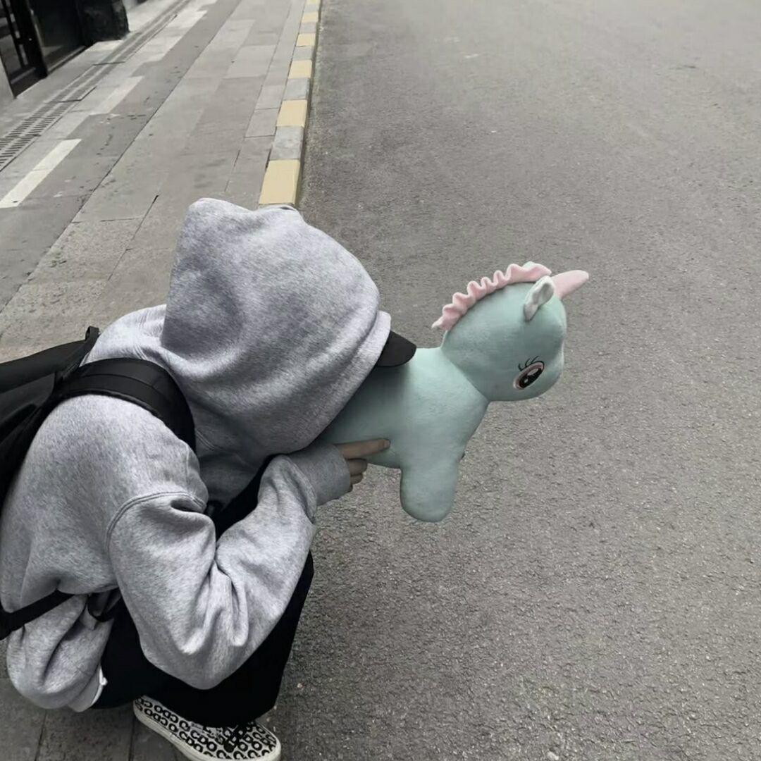 阿柒.