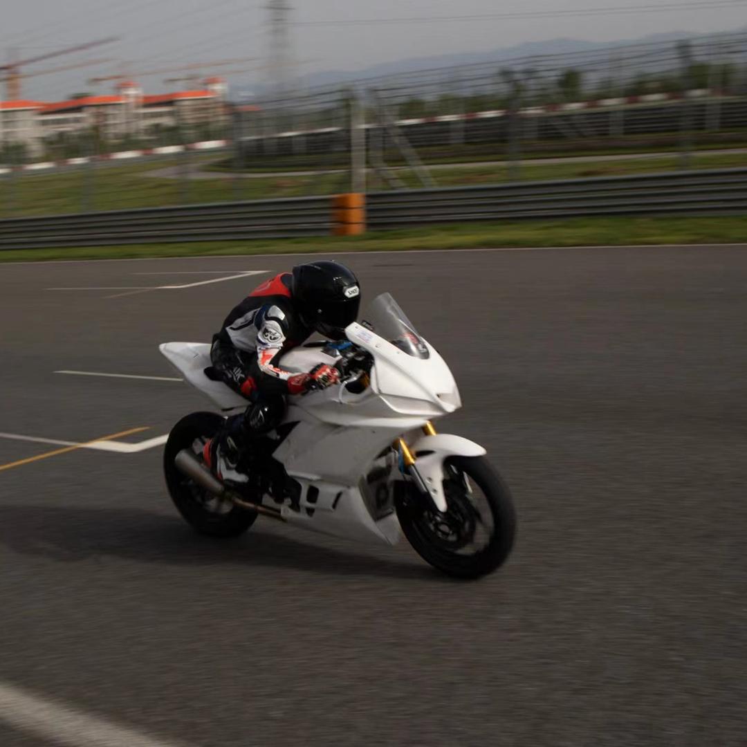 Boz 🏍️