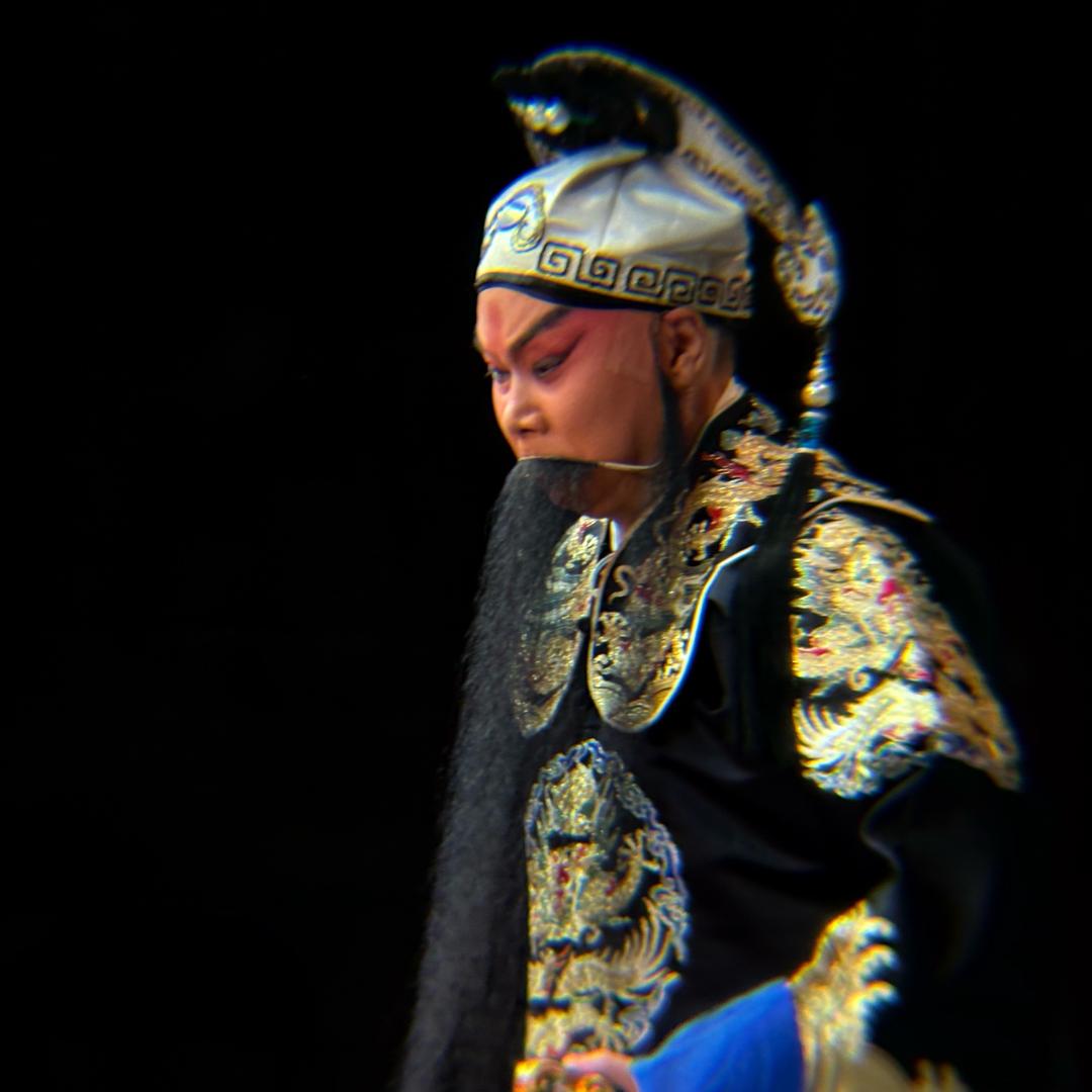 一轮明月照窗前