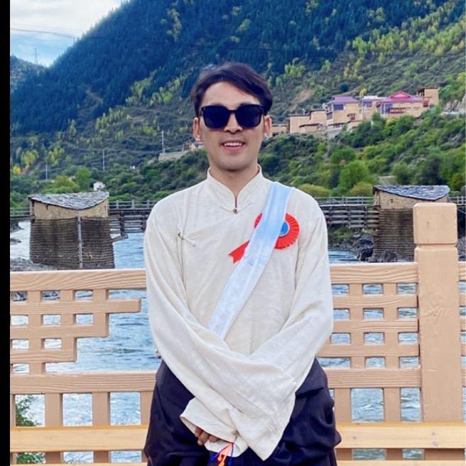 才让  {罗布林青年舞蹈队}