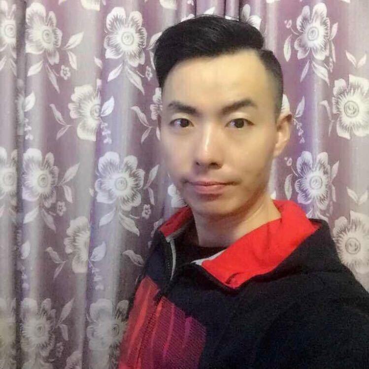 身处暗夜，心向阳光