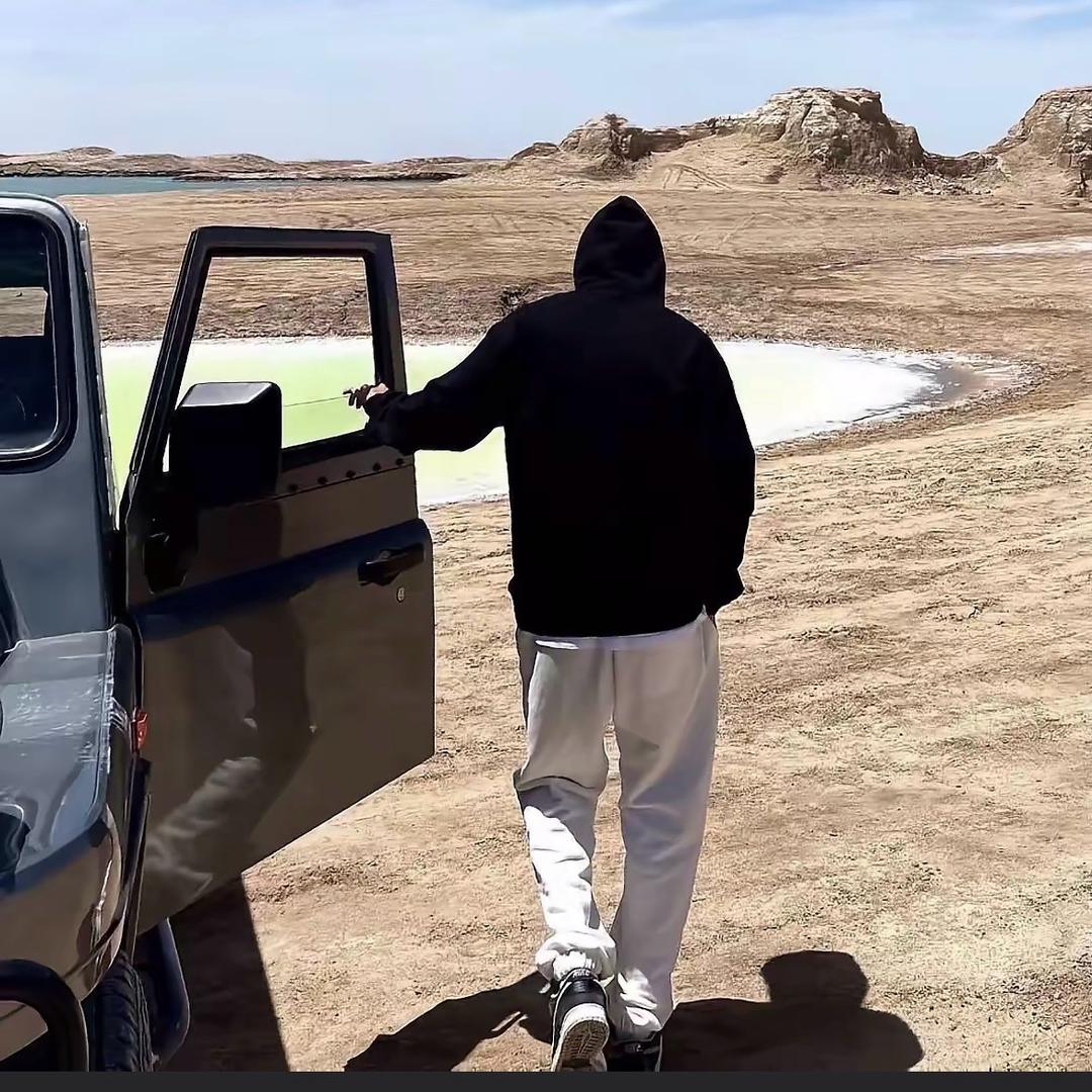 D   🚴‍♀️  Z