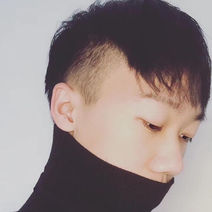 老何