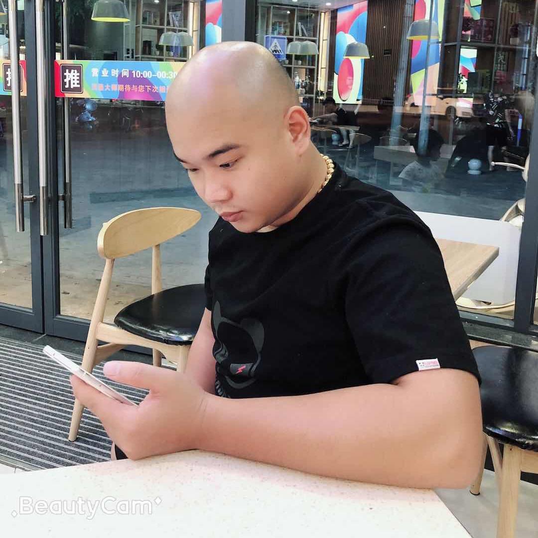 光头哥猪脚饭