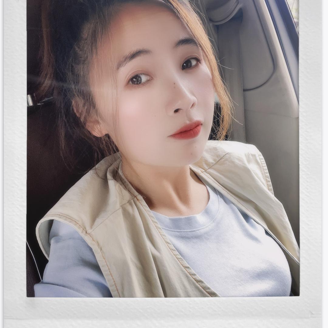 在大孤山开四轮定位的晓锦