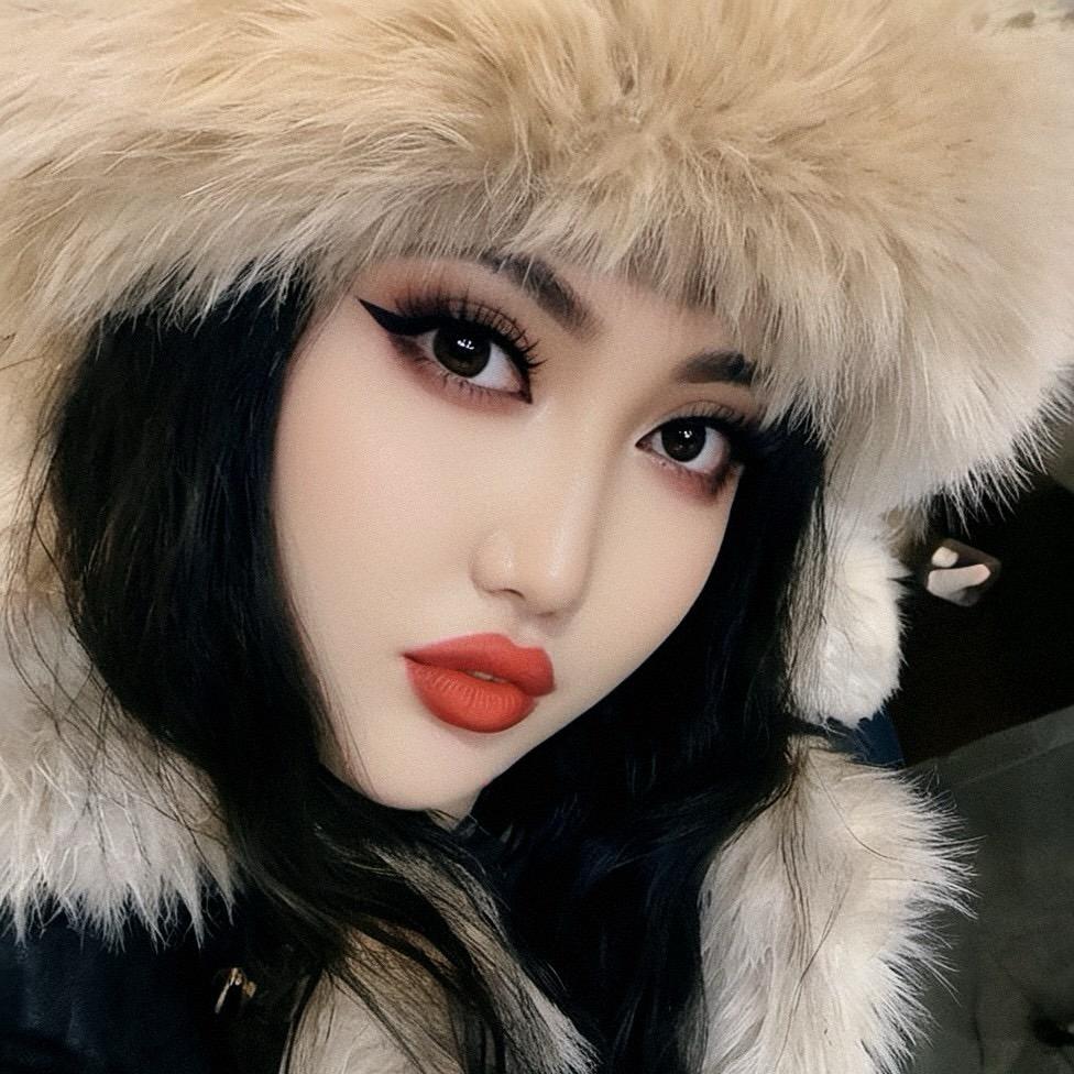 💋_______M______💋