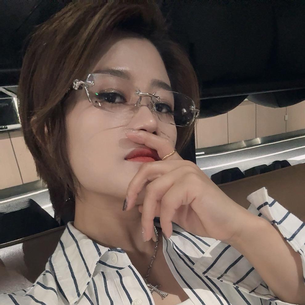 娜娜吖❥（约课DD）