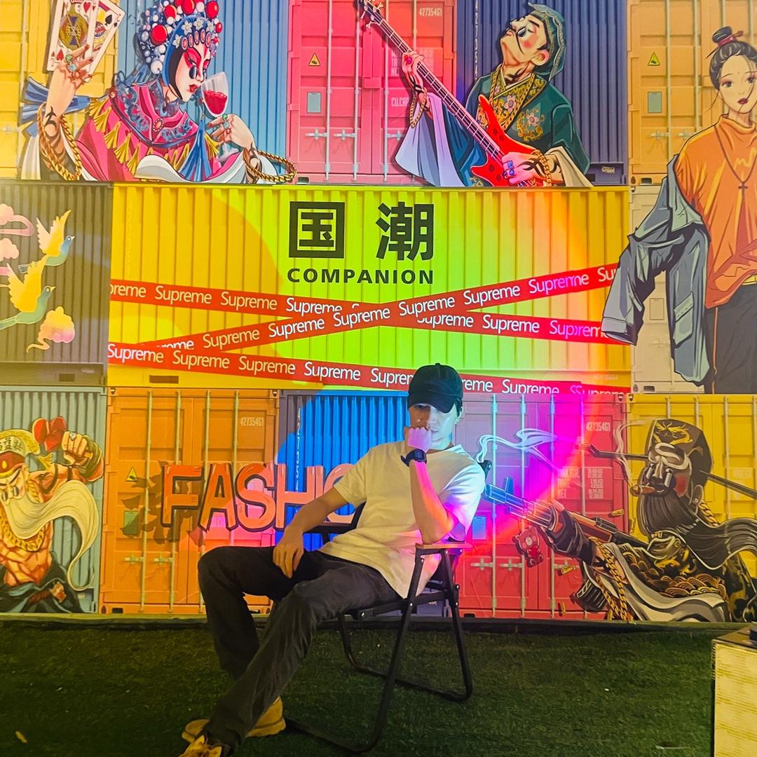 壹号营地-小哥