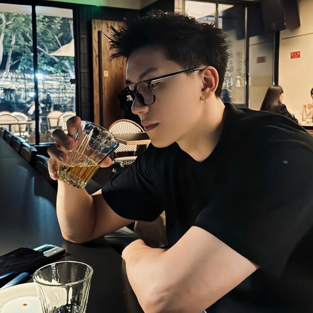 一个W