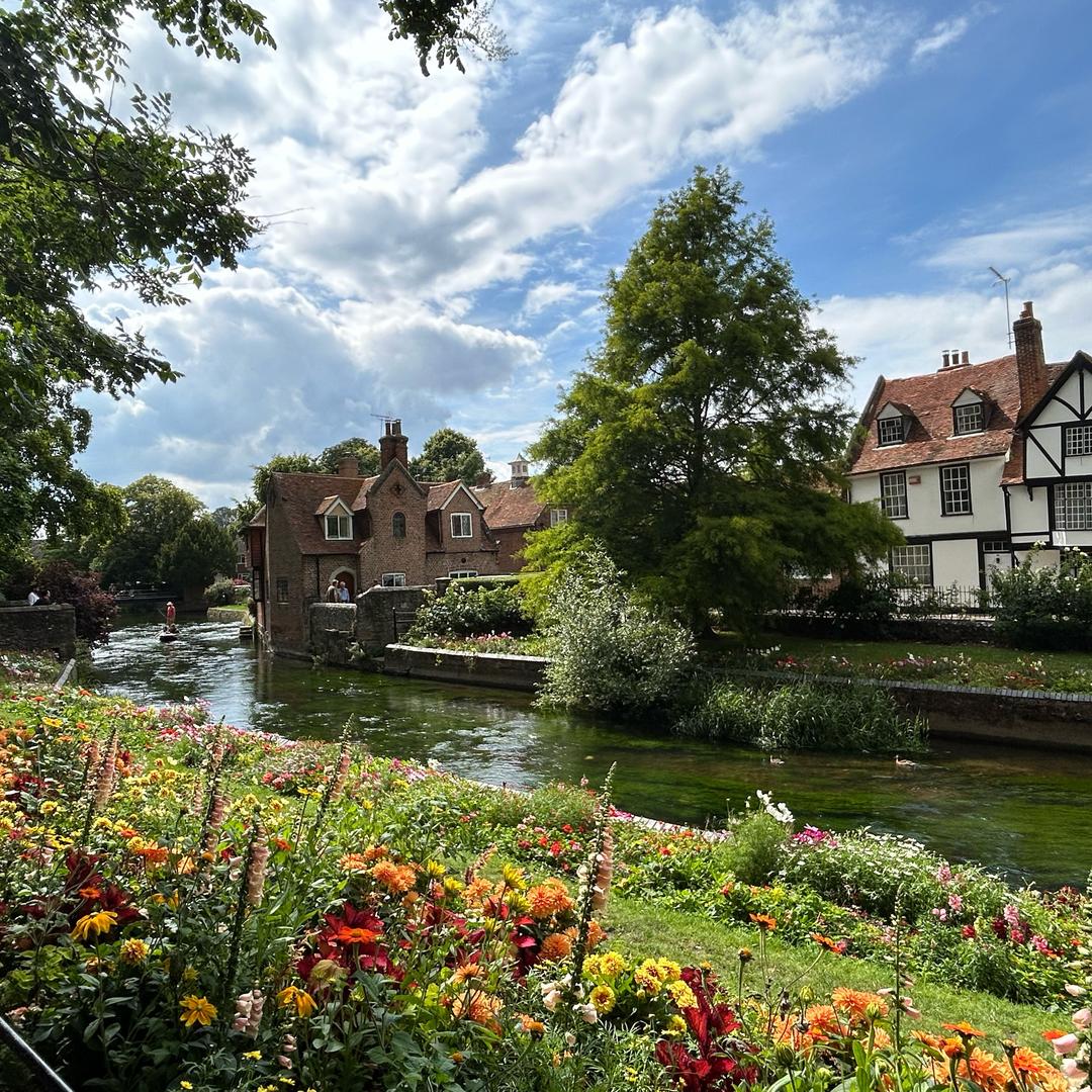 子要是背过单词就不会掉凳了