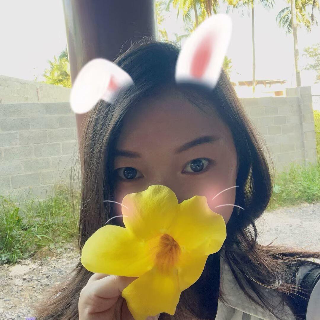 拿锅铲的中年少女