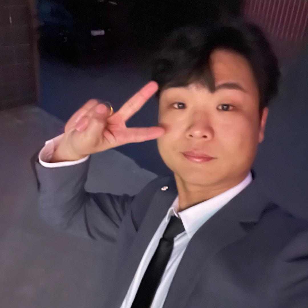 你头发乱了喔-