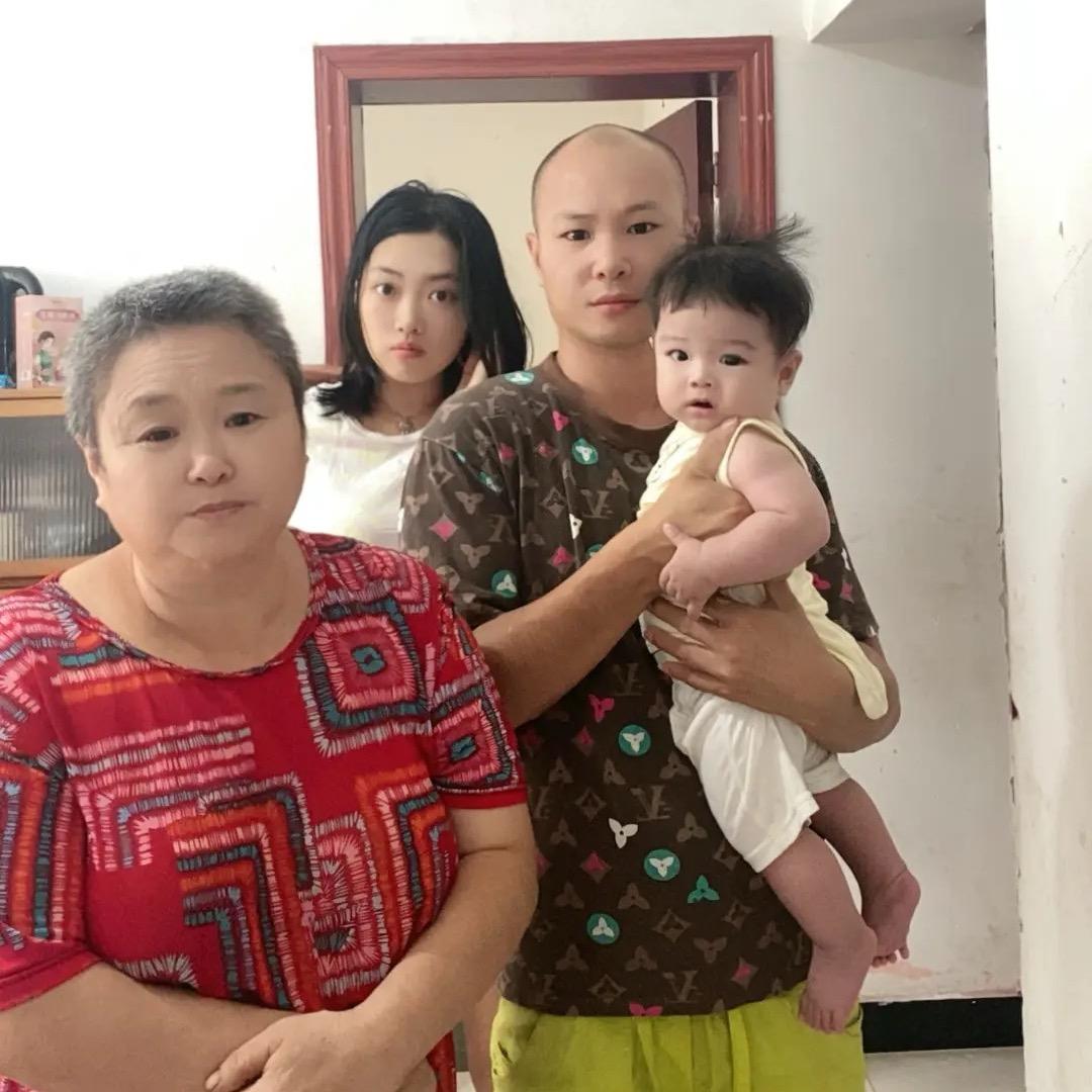爸爸带娃