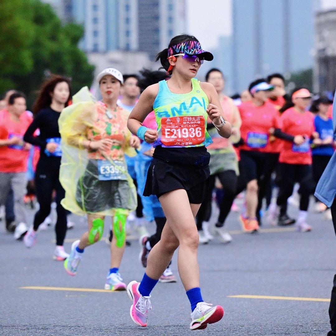 🐌爱跑步的蓝企鹅🐌