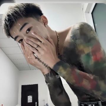 韩小瞳.