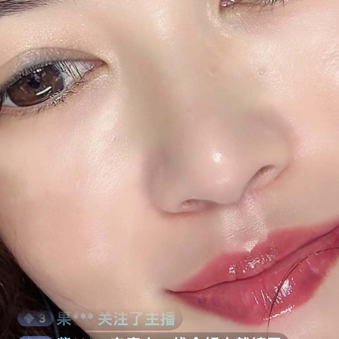 附近100米，对方关注了伱