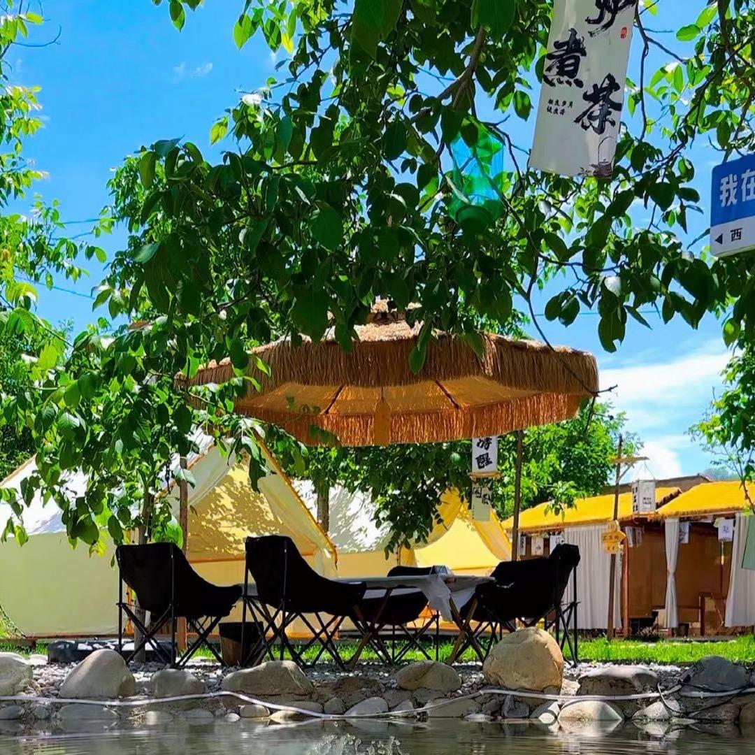 莲花湖畔露营基地