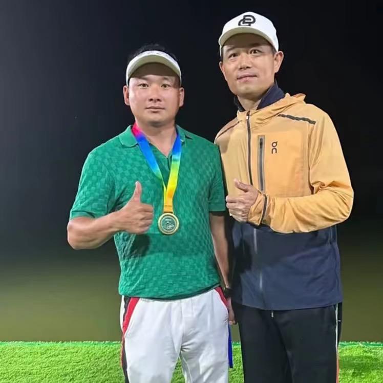 小师弟爱钓鱼🎣