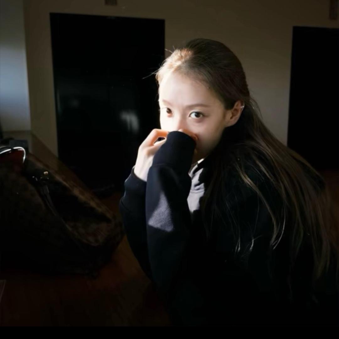 -我也不太了解她