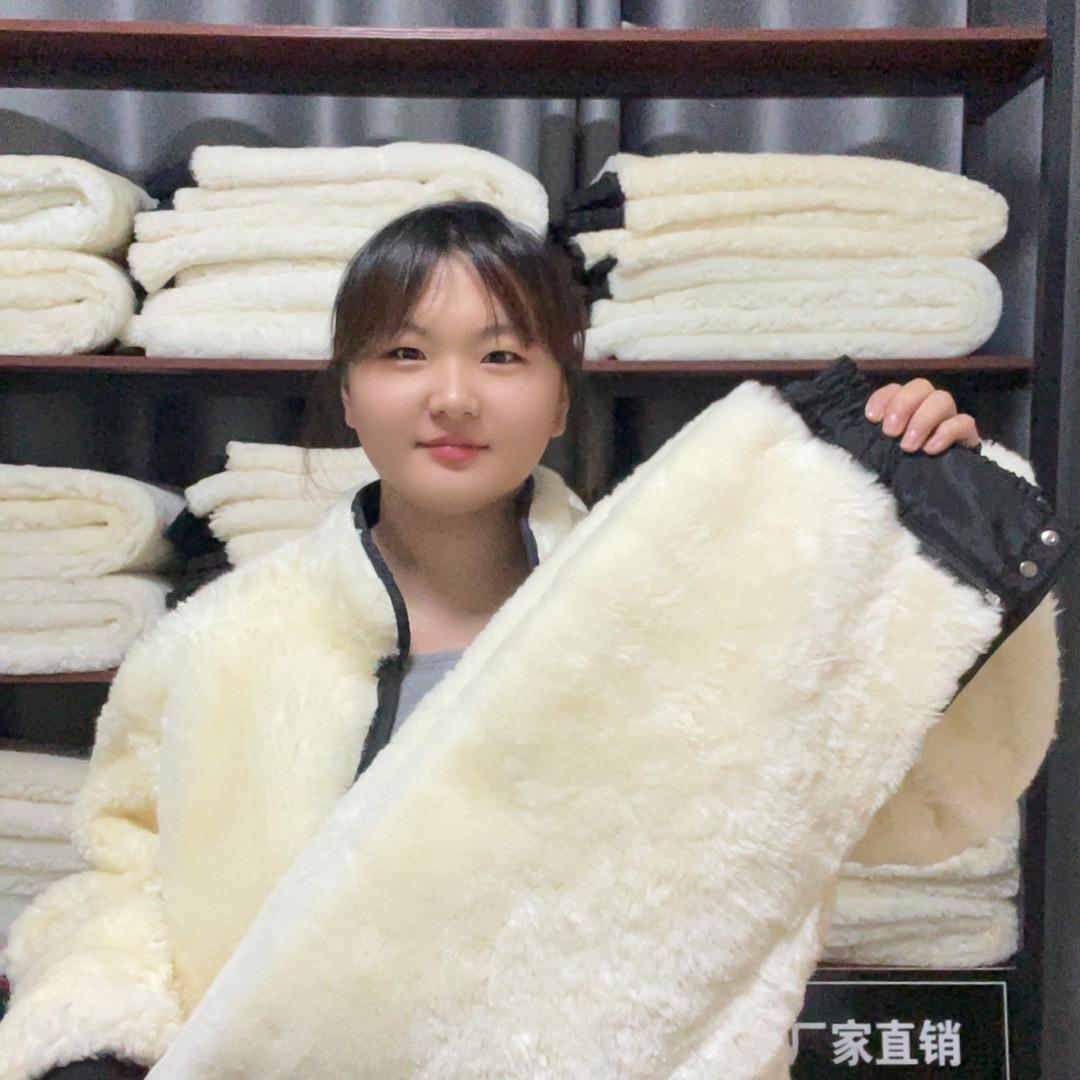 小羊羔皮毛一体服饰