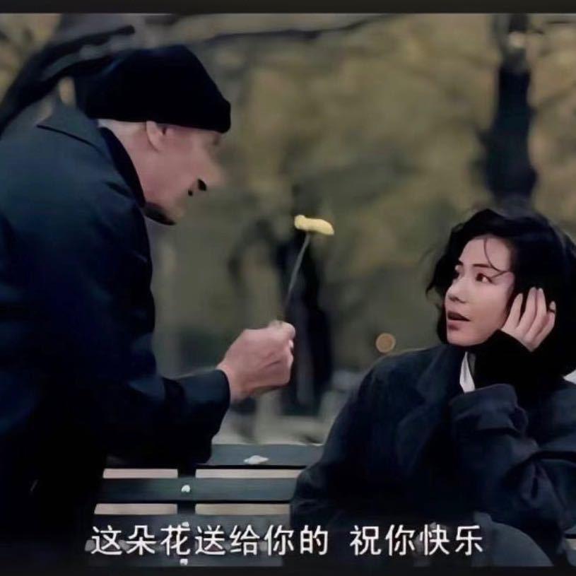屋顶上的拾荒人.