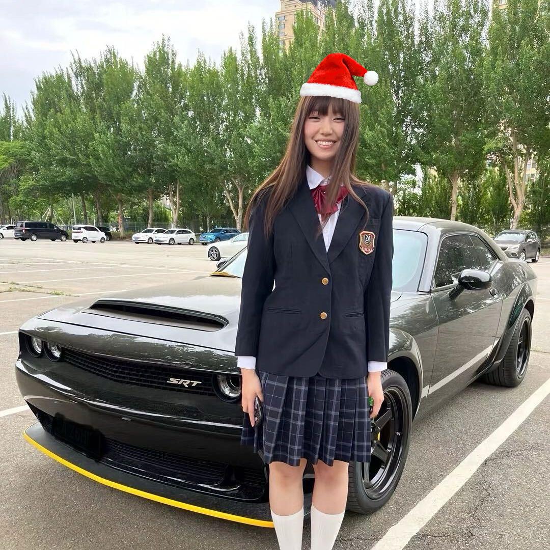内女的