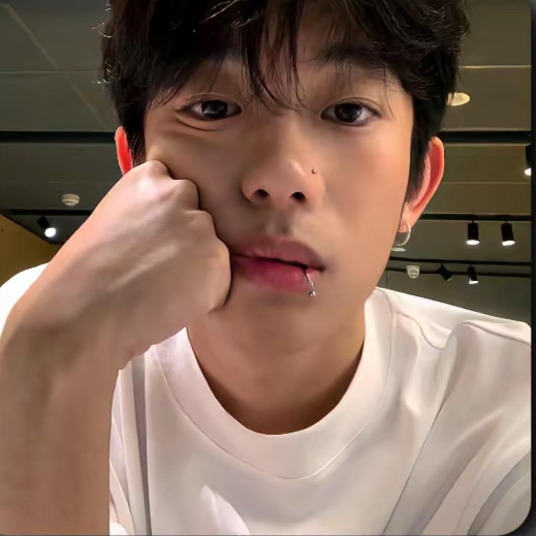 ᠦ᠋ ᠾᠧ ᠴᠢᠩ