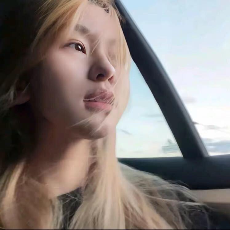 杨  佳玉.            🦔