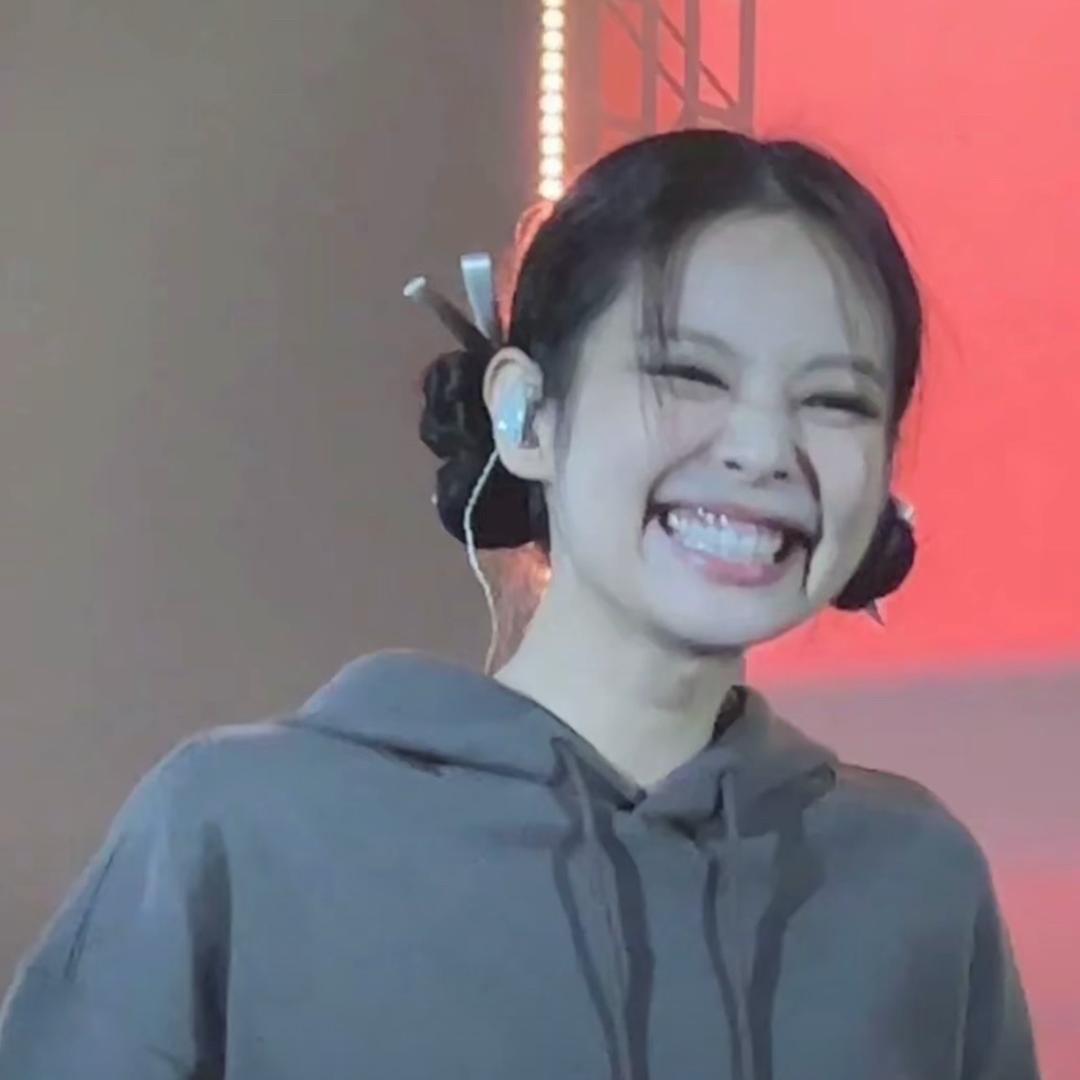 ^怡
