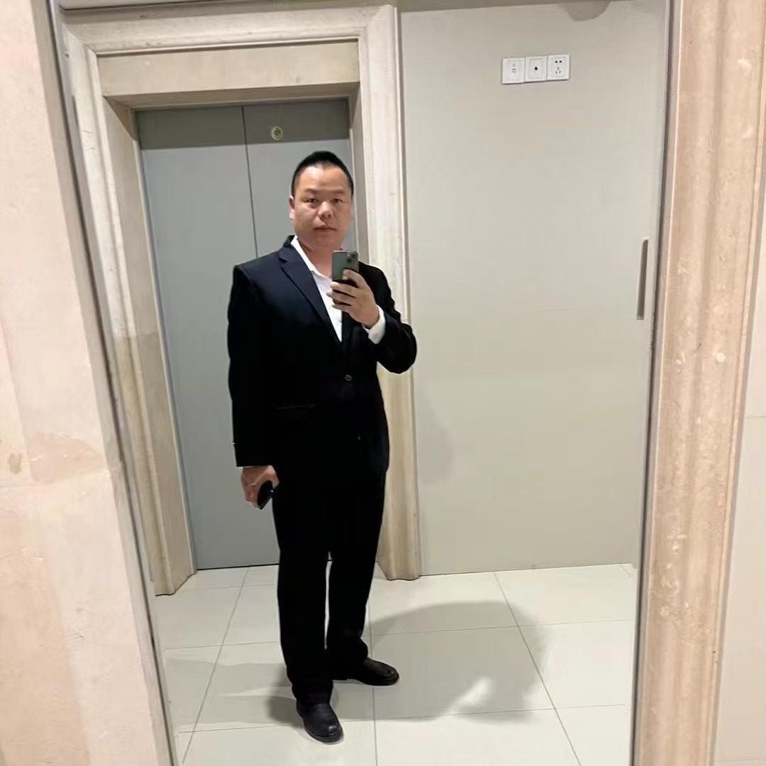 六盘水融行长老孟