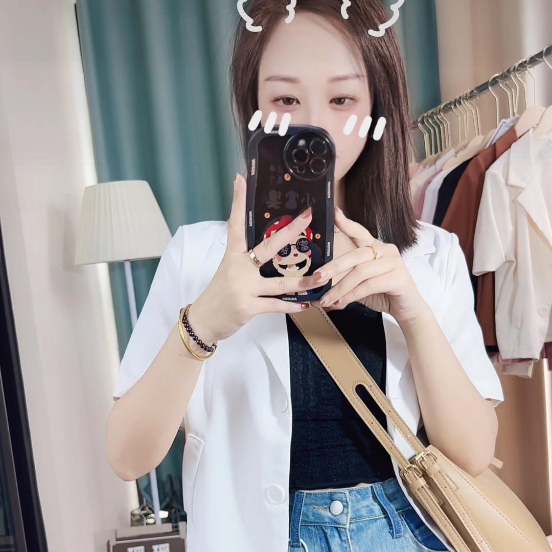 瑶瑶子渔小个子