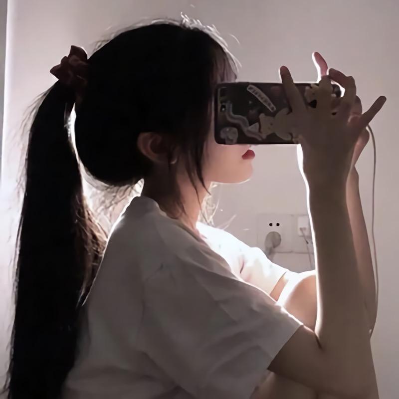 桃枝枝.