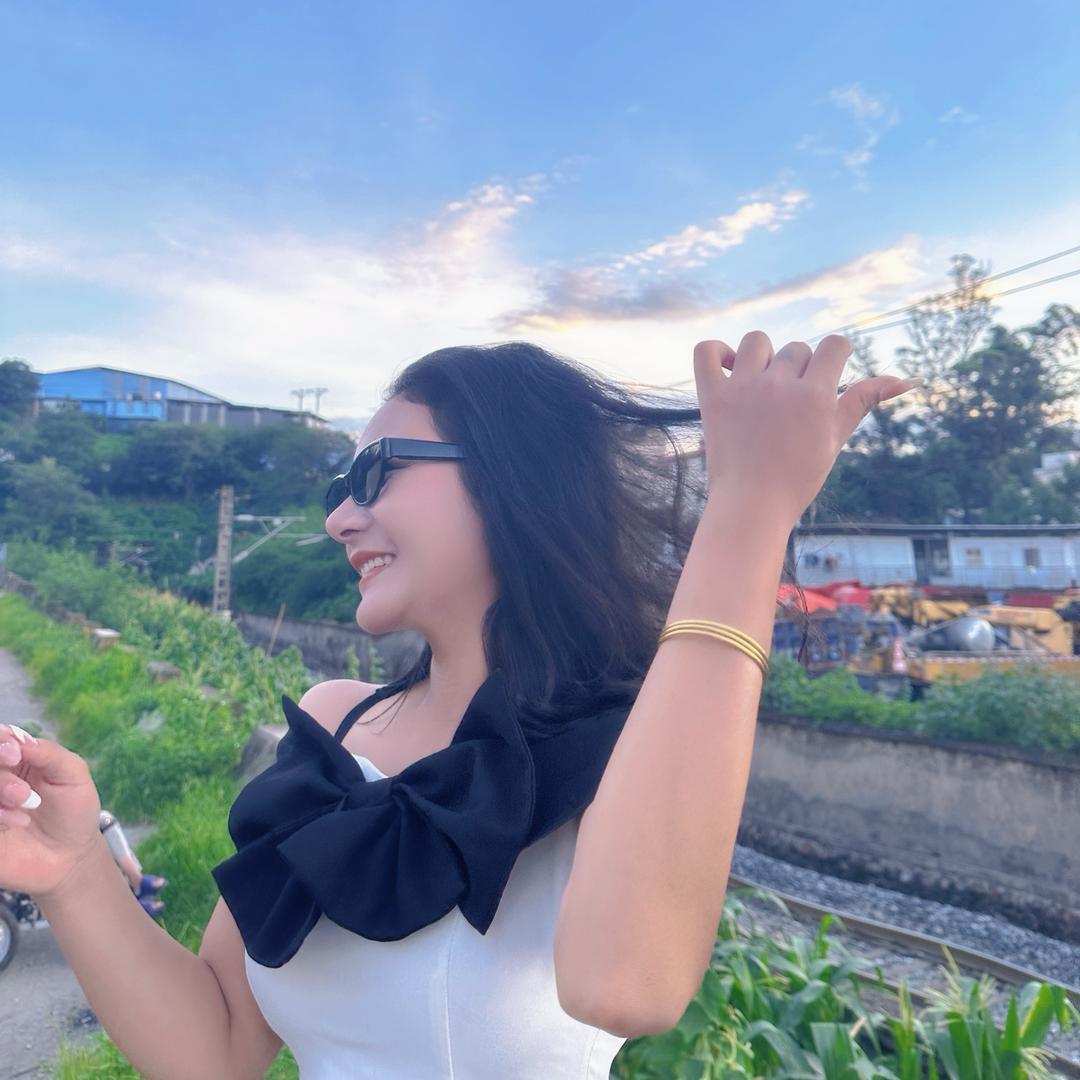 西昌川西二手车老板娘