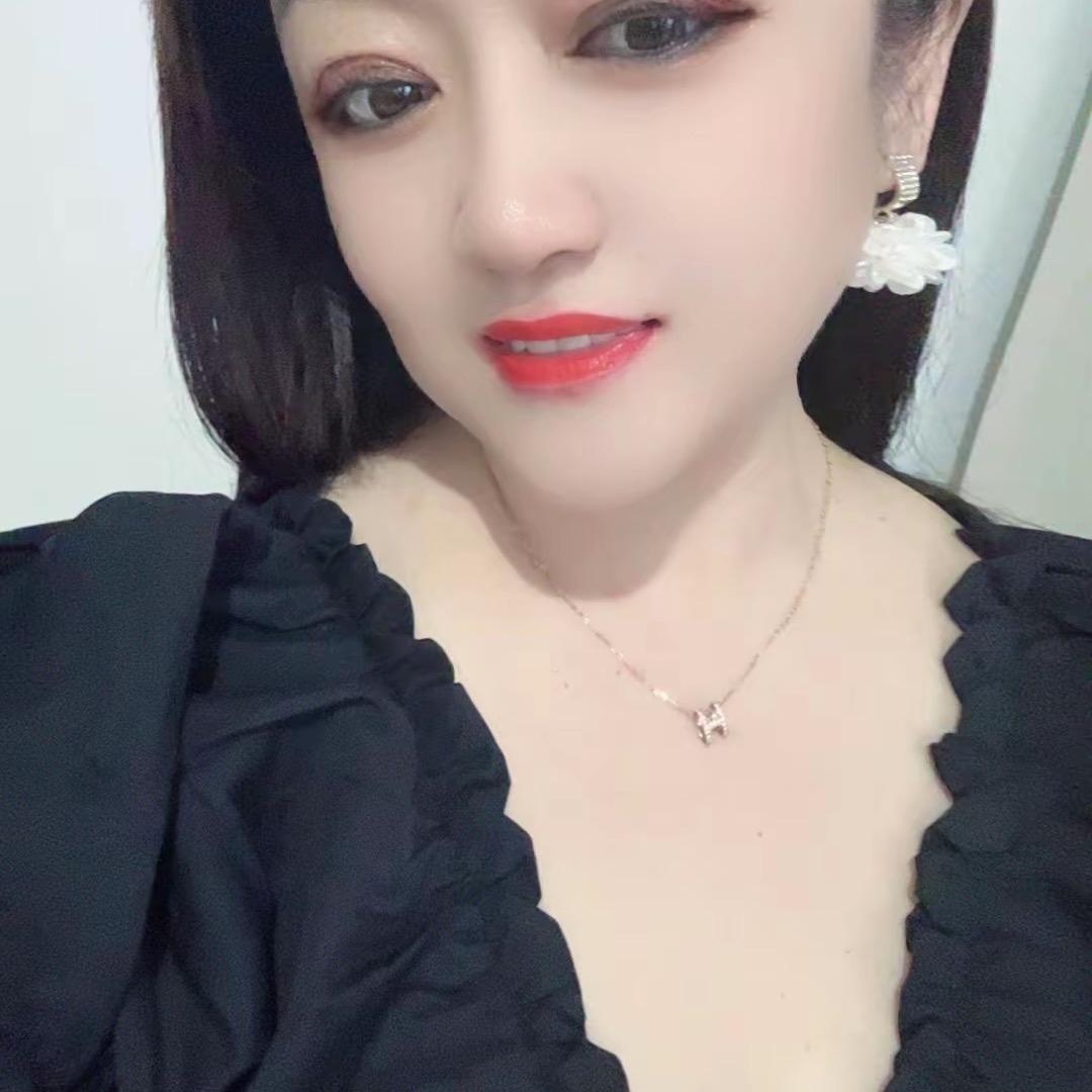 歌阳 （包租婆）