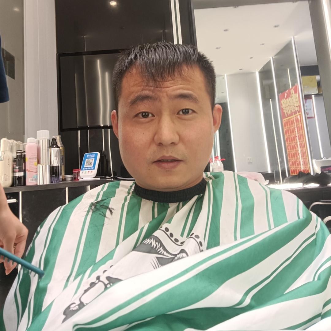王霖