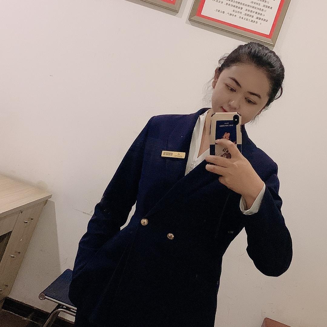 合作市酥油灯假日酒店-小杨