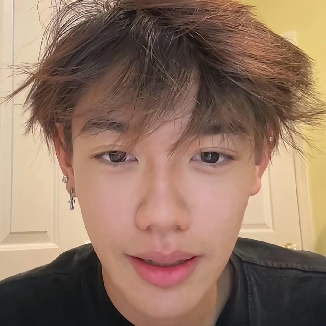 忧郁的小金毛