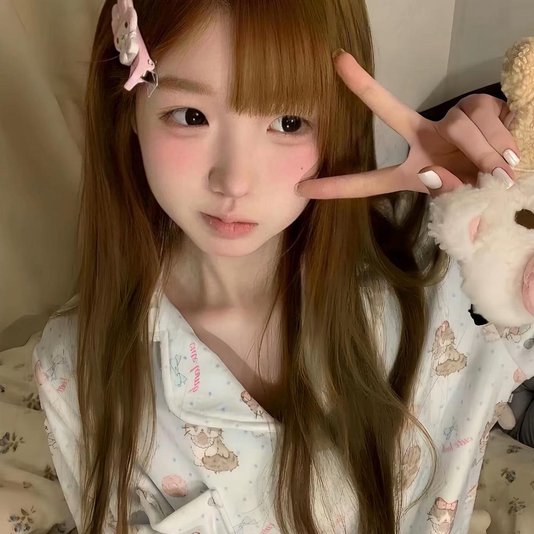 偷了高冷霸总的蕾丝内裤套在头上奔跑在雨夜