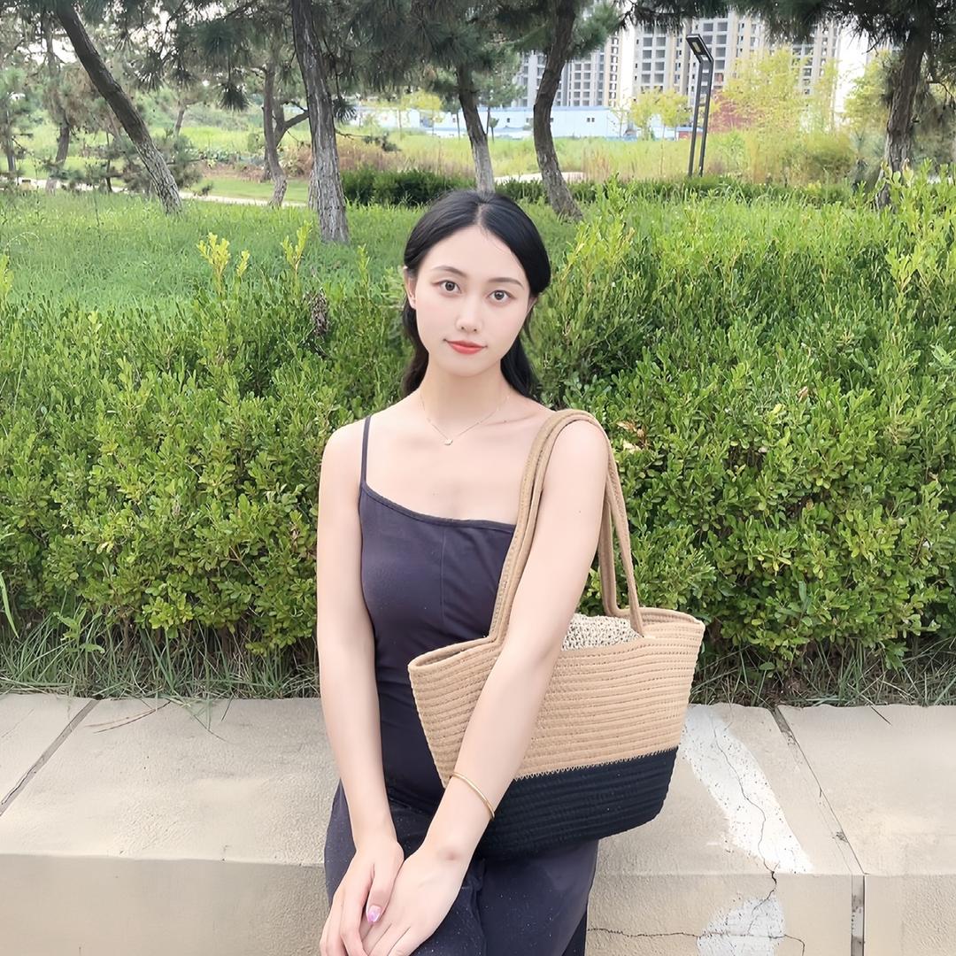 小小初.