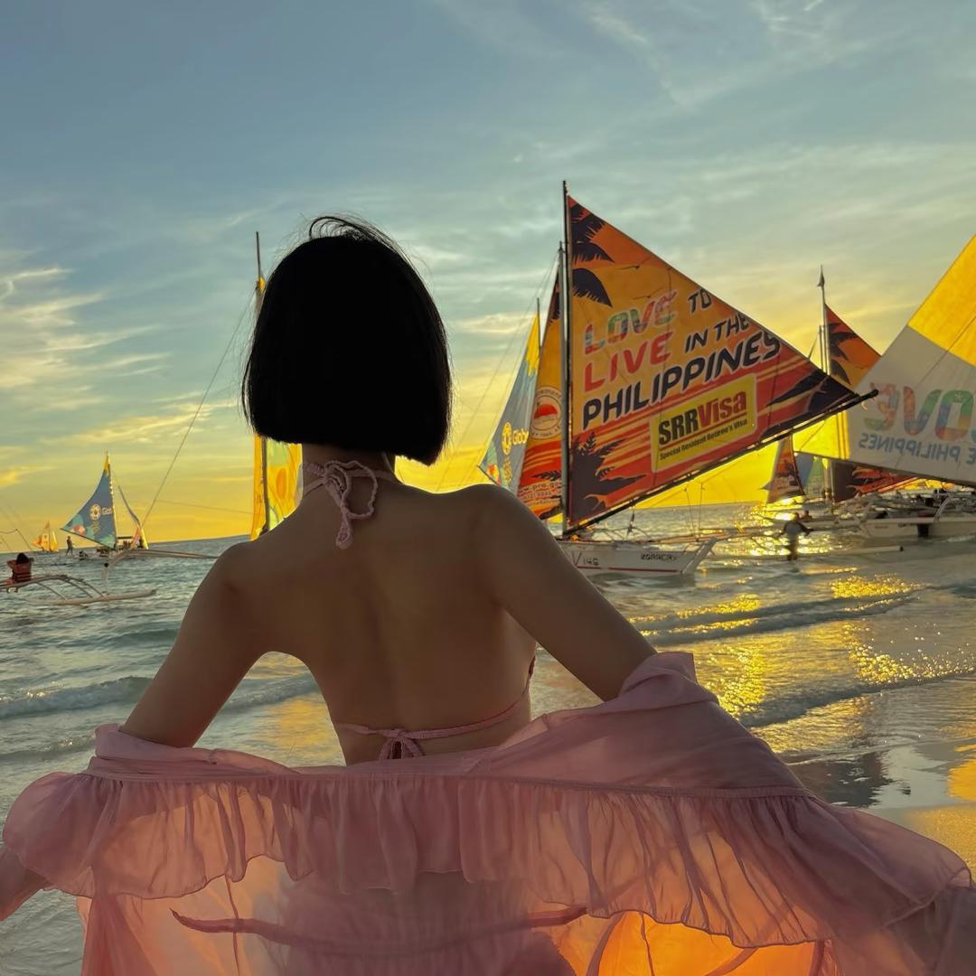 小柳岩腿特长💐