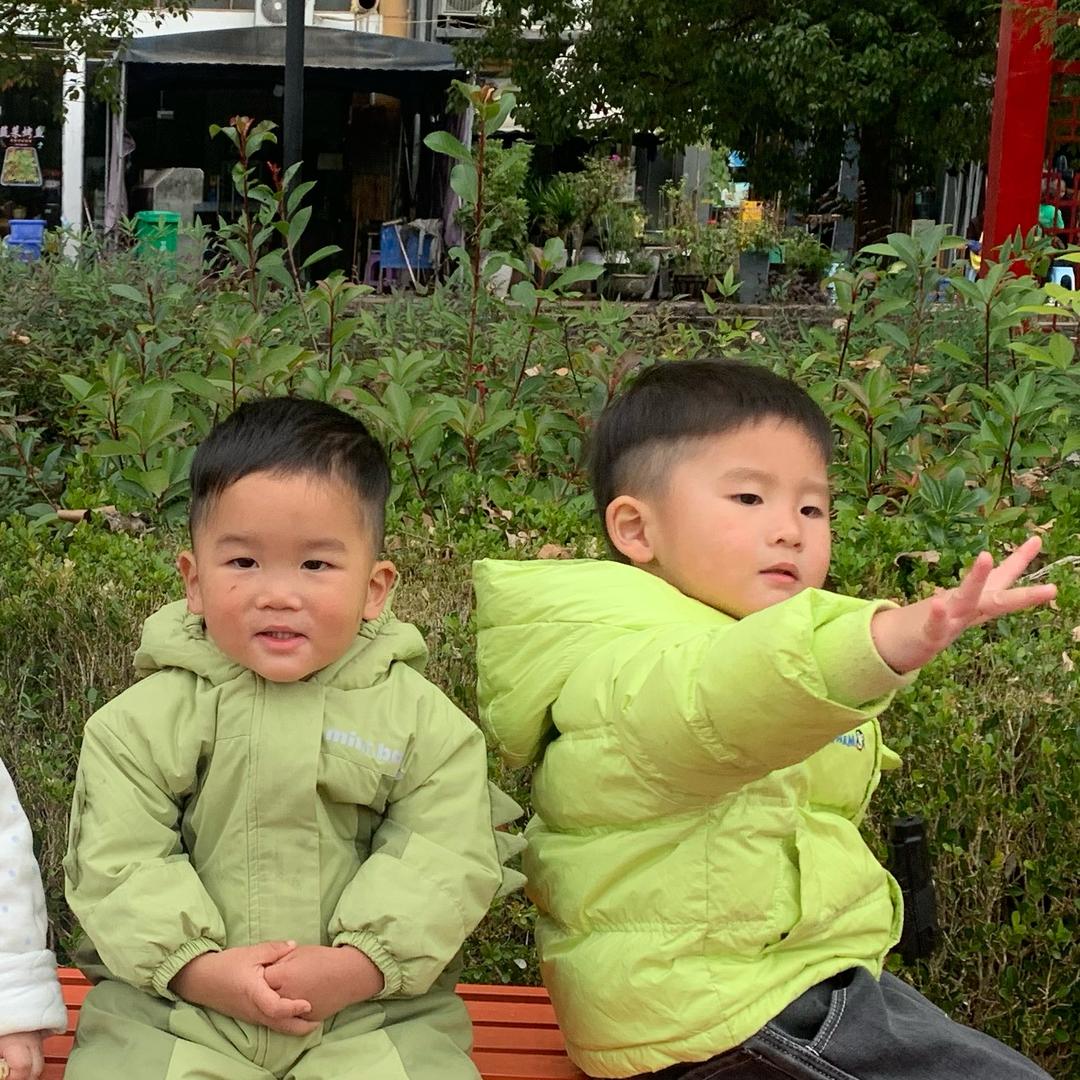 两小只